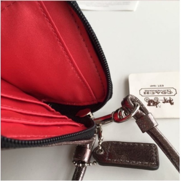 Coach Poppy Graffiti Universal Case with wristlet Metallic - Picture 4 of 7